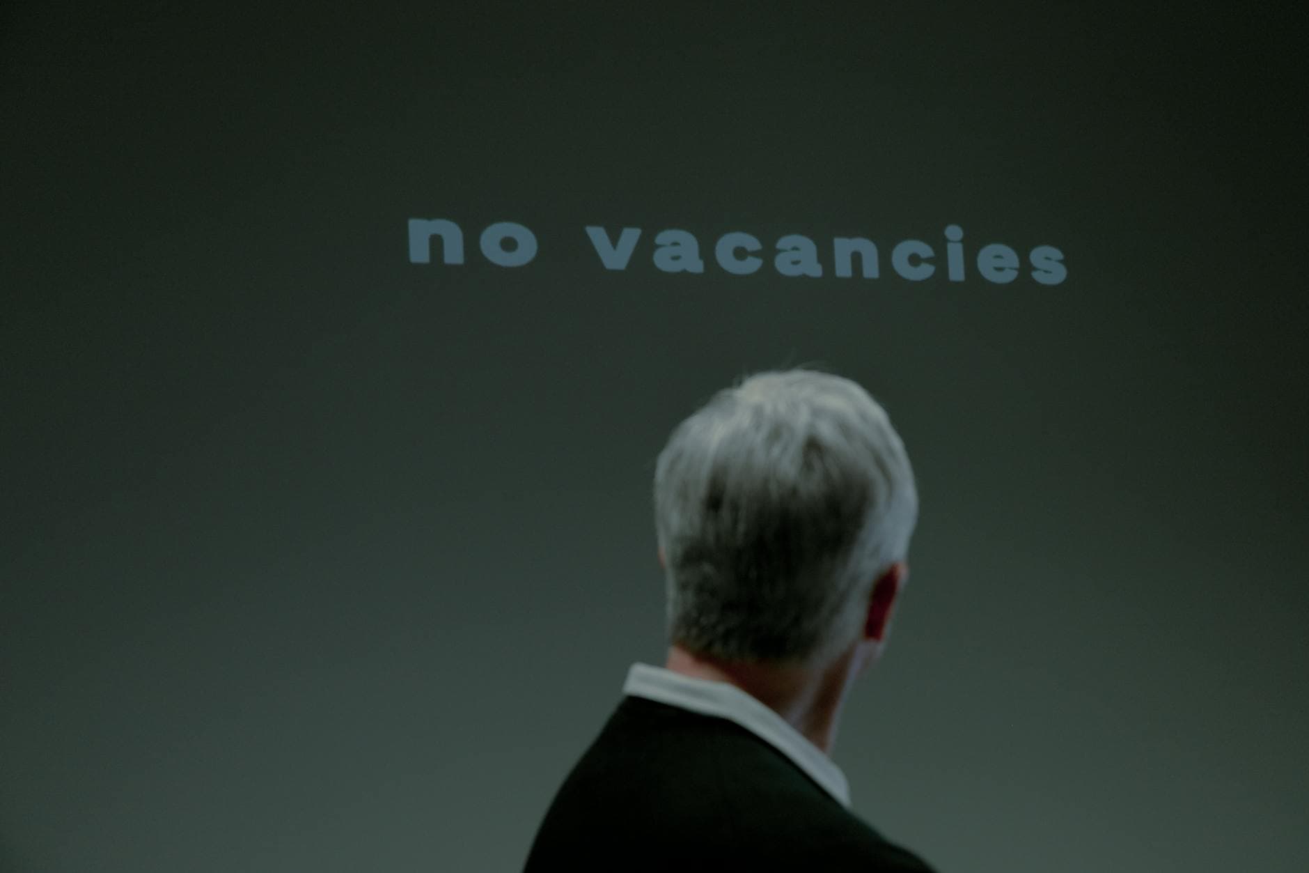 UK unemployment rises to 5%, vacancies hit five-year low