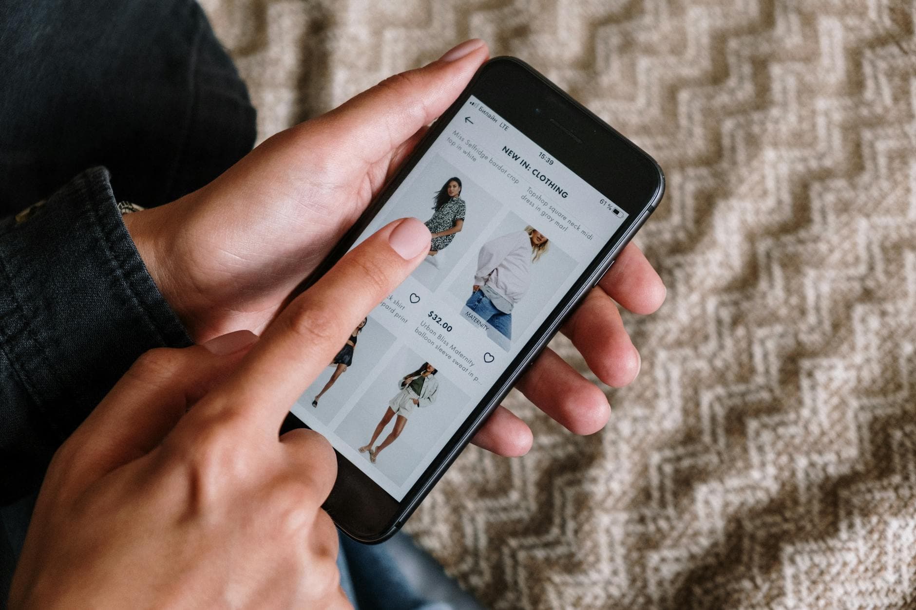 AI search reshapes fashion discovery, from mentions to product recommendations