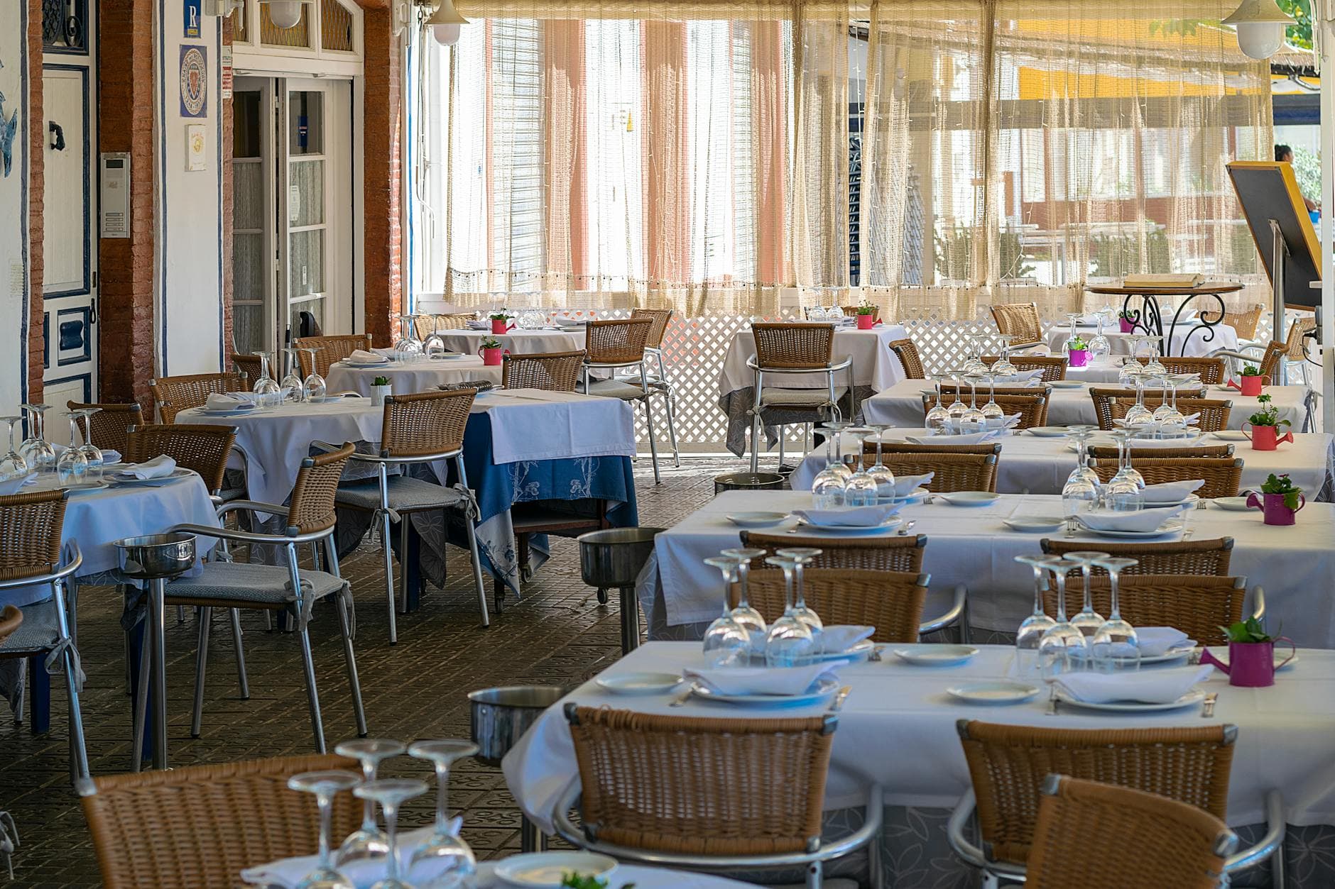 Experience-driven menus aim to boost summer restaurant traffic
