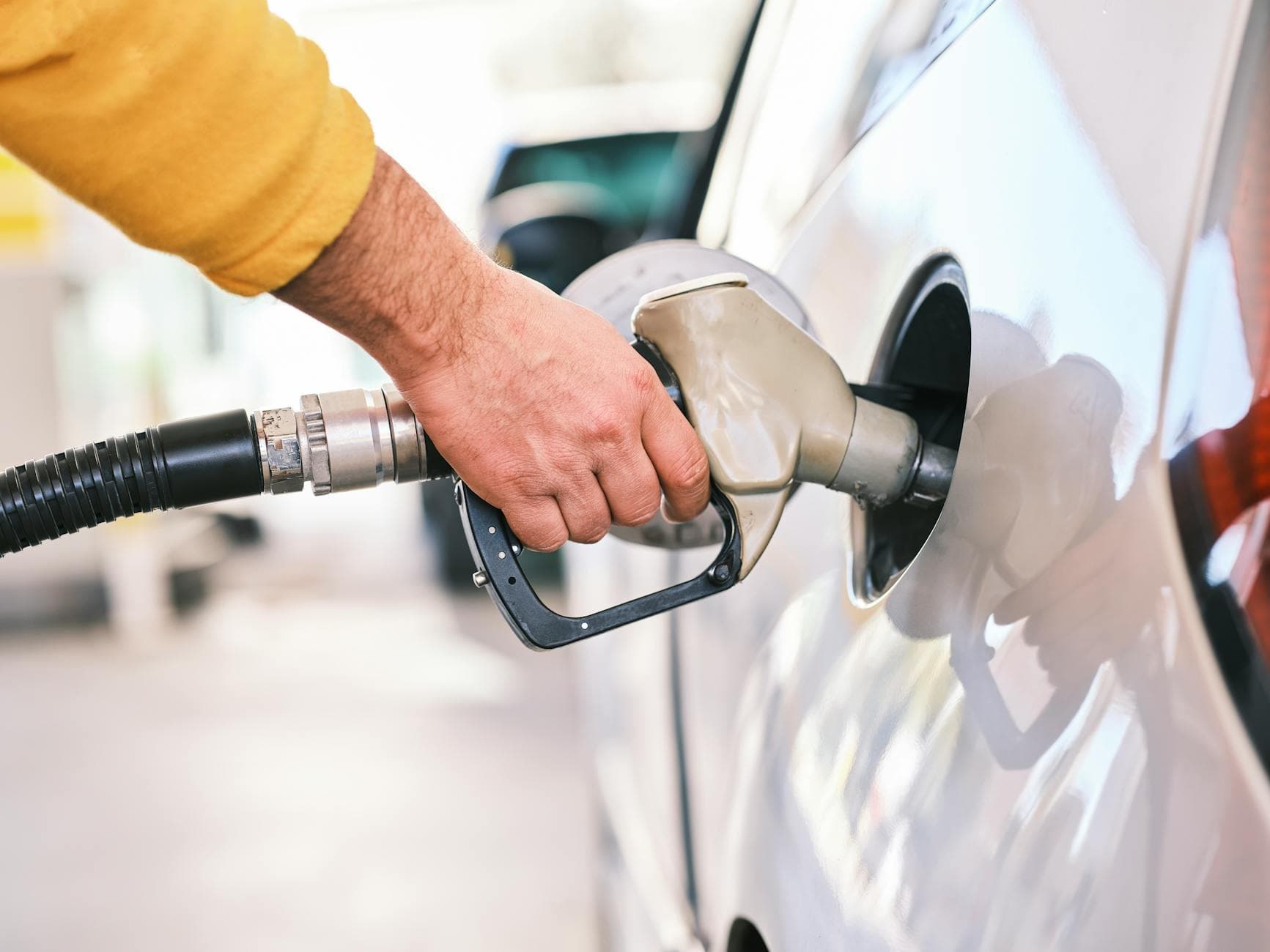 Memorial Day gas prices hit four-year high as travel surges