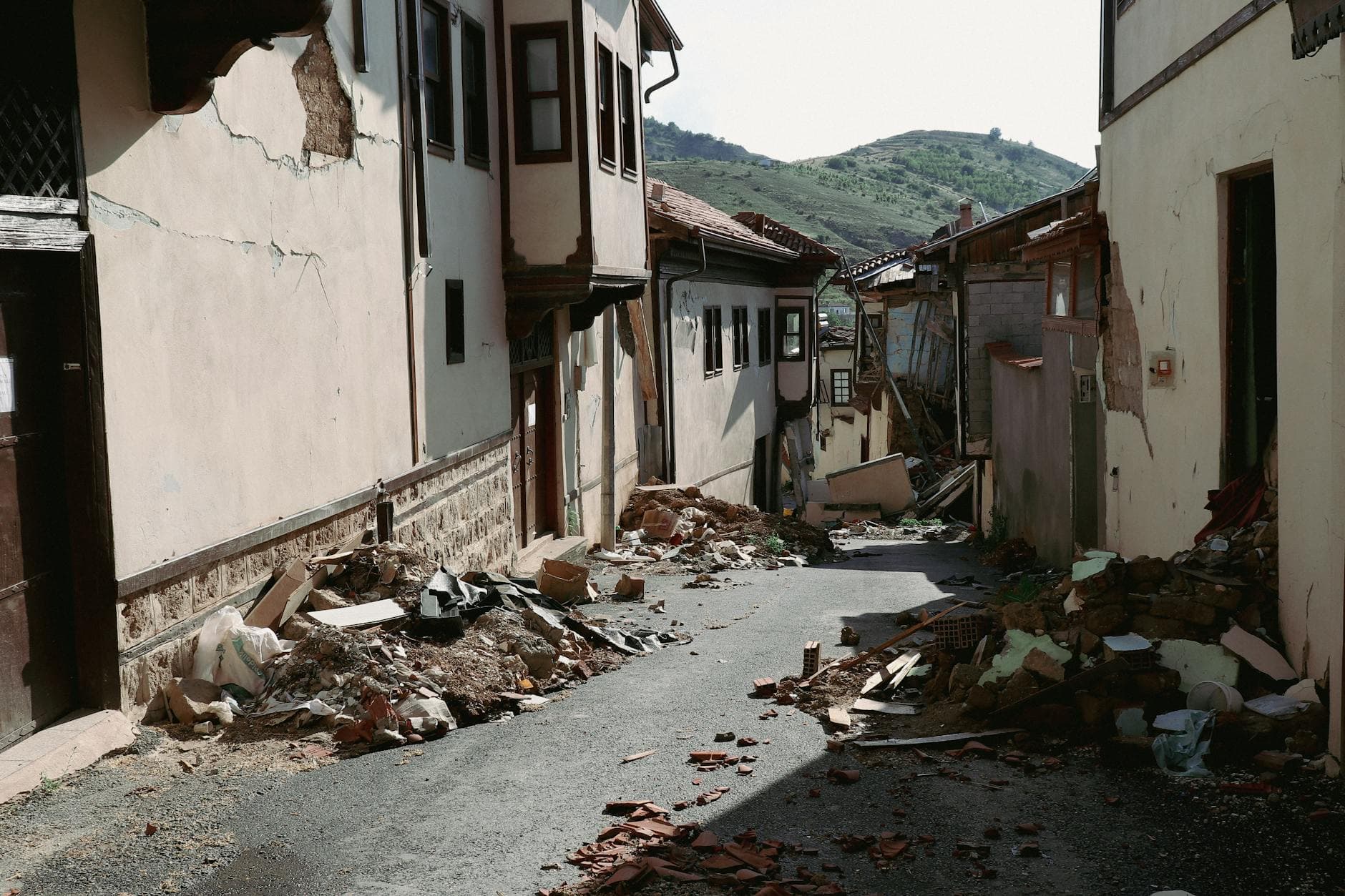 6.0 magnitude earthquake shakes Hawaii, no tsunami threat reported
