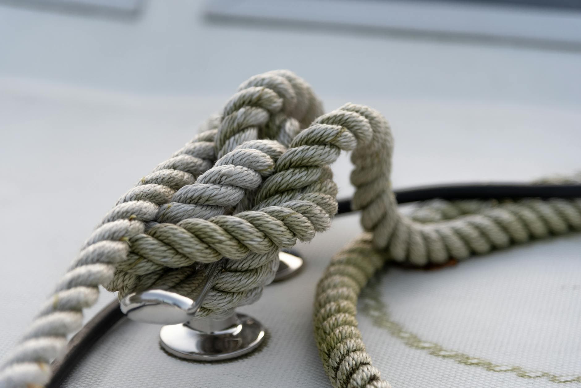 Why spring lines make docking safer and easier