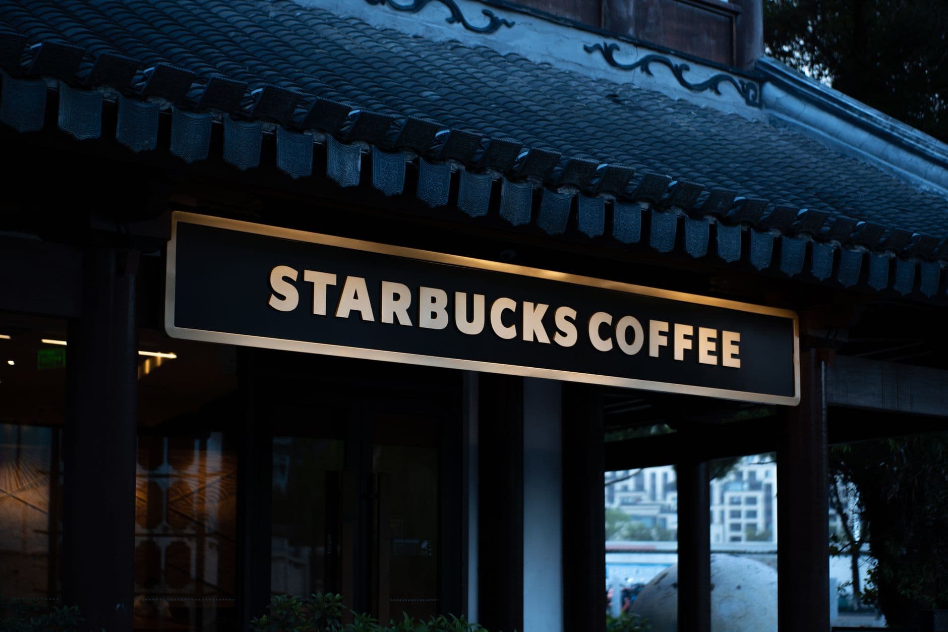 Starbucks sees overseas store count potentially doubling, Niccol says