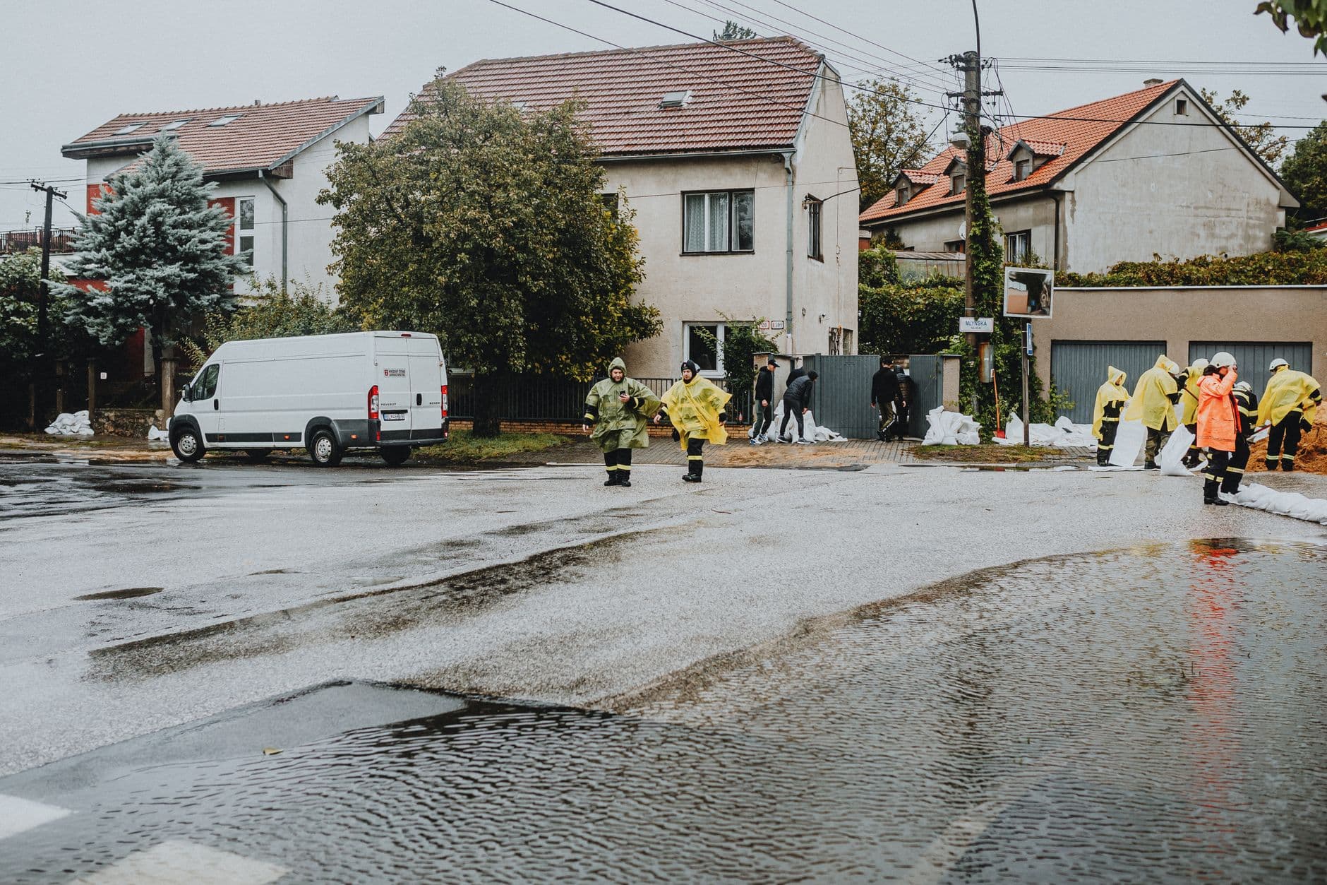 Severe storms pound Ohio, Pennsylvania, and Texas with flooding risks