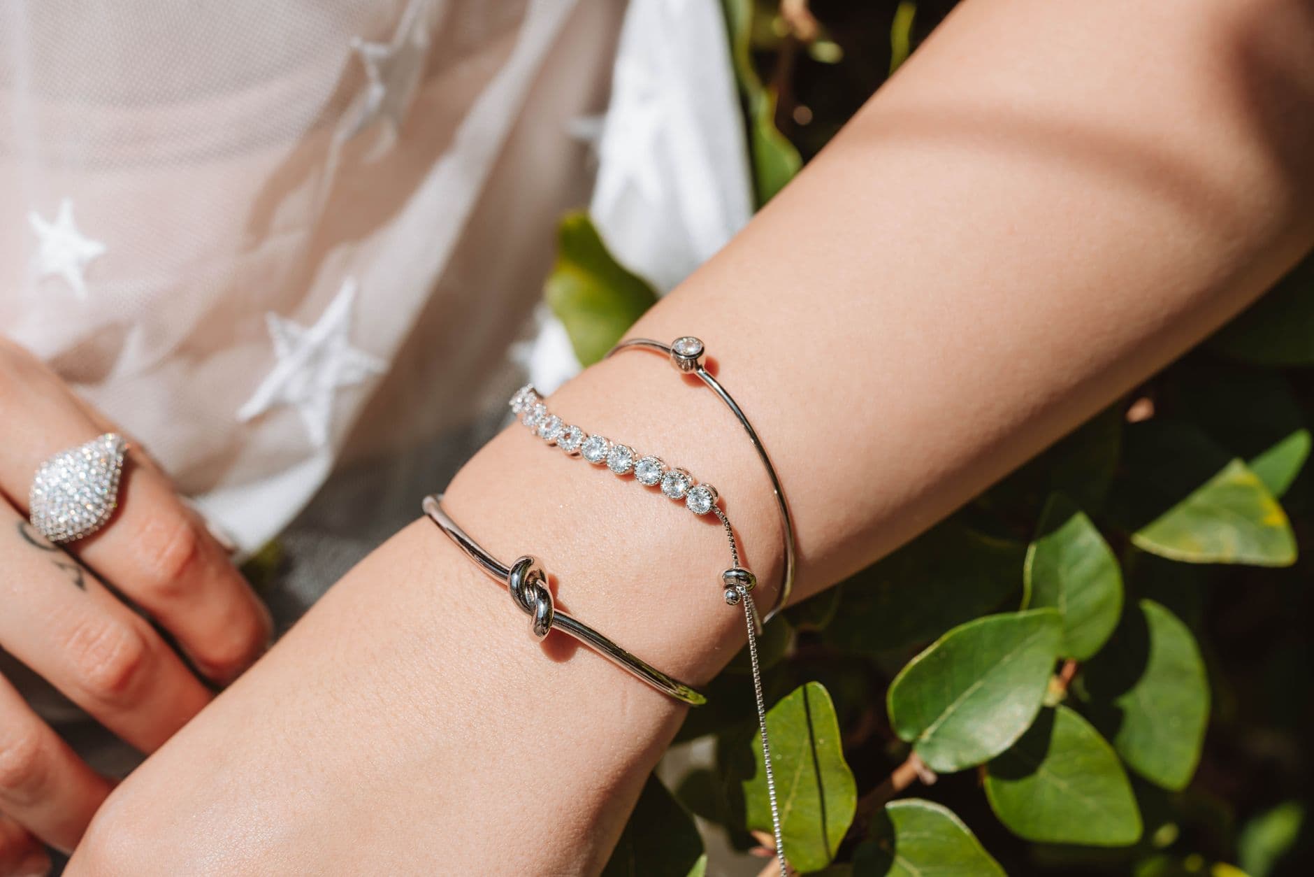 Personalized stacking jewelry defines summer 2026 gifting trends