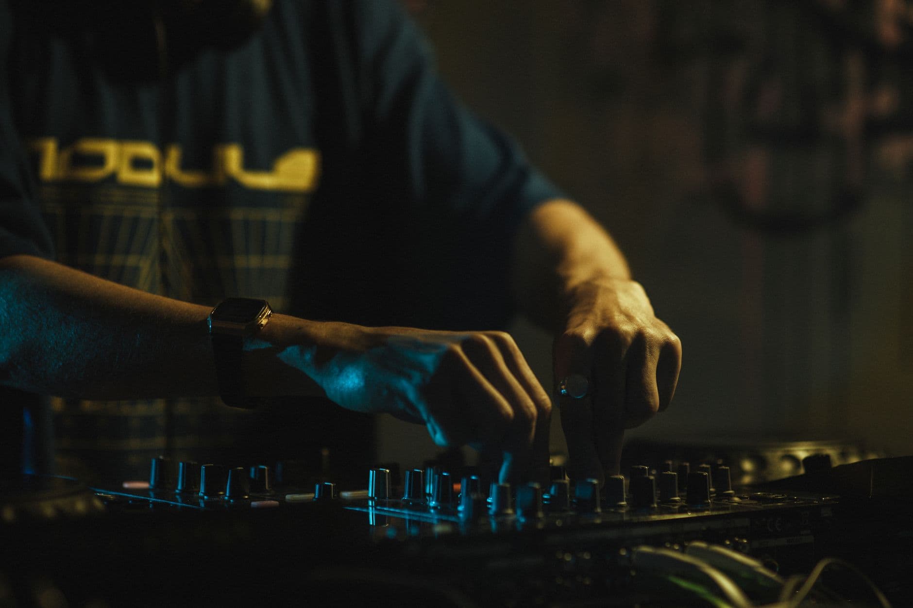 Fedele returns with five-minute techno cut for MAUROMUSICA comeback