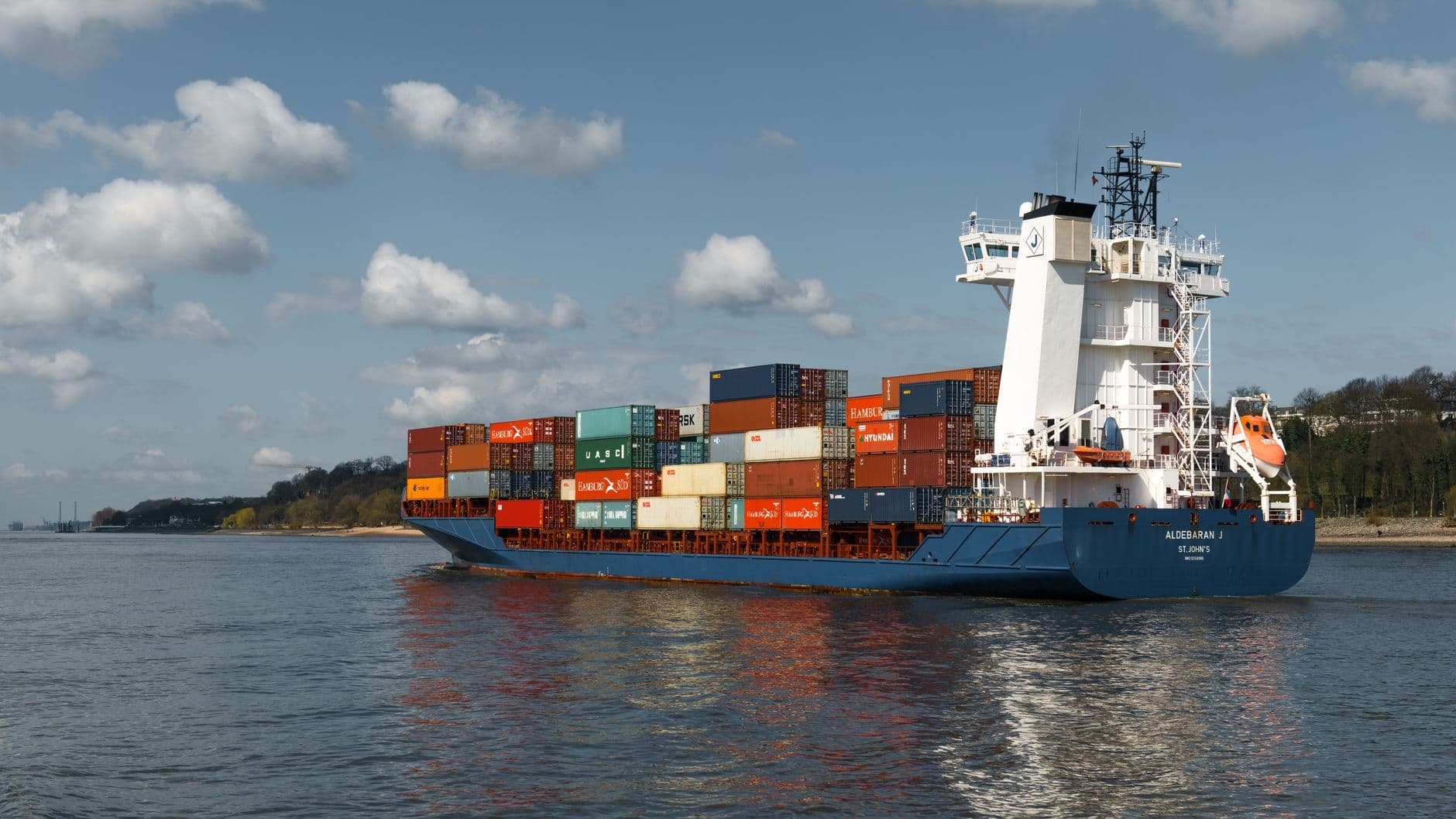 KPMG flags tax and reporting risks in shipping, offshore operations