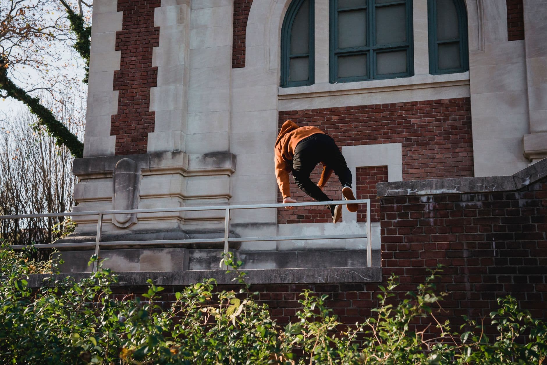 Paradox Parkour launches holiday sessions blending obstacles and circus work