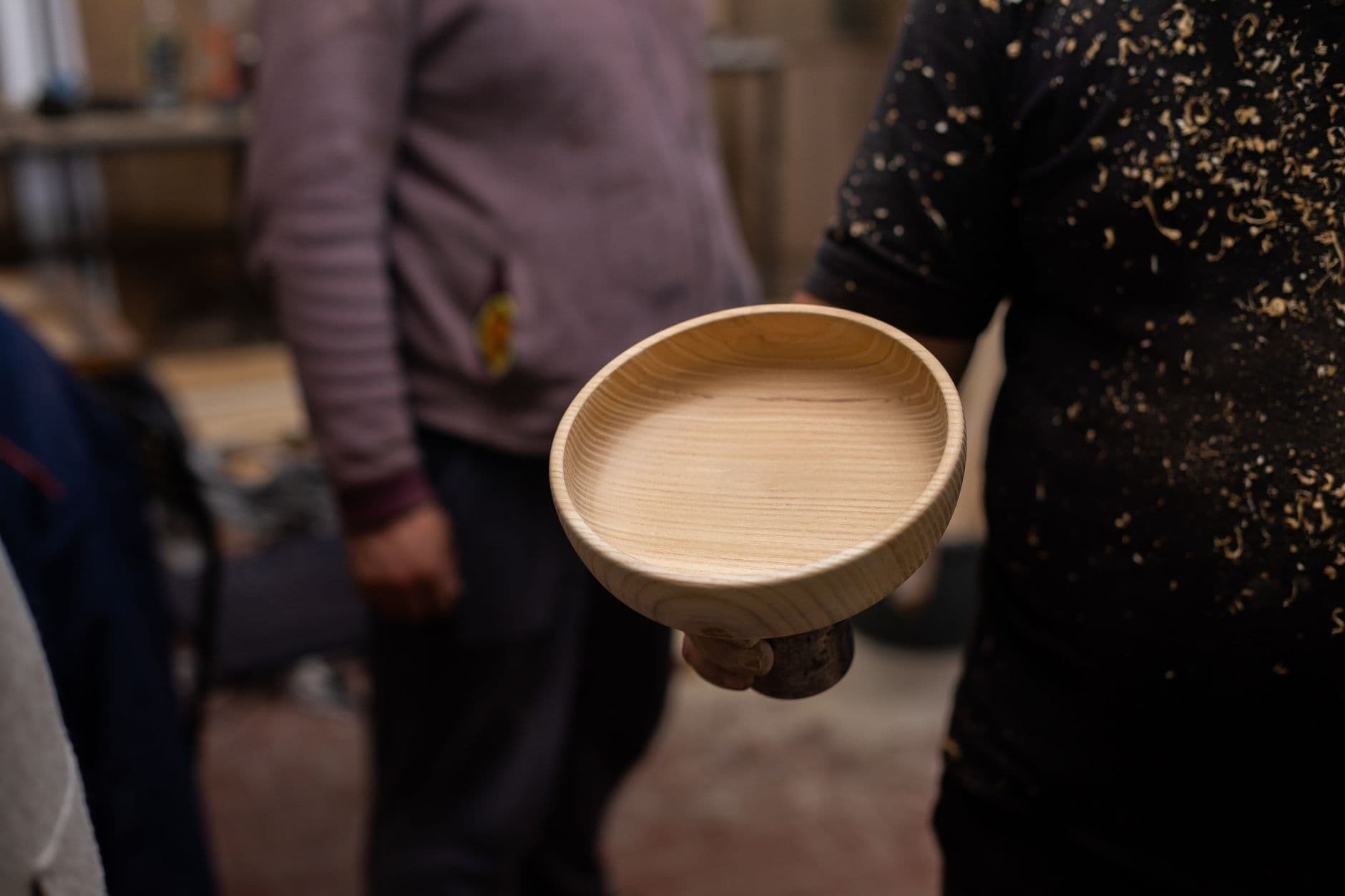 Vacuum chucking helps bowl turners finish the bottom cleanly