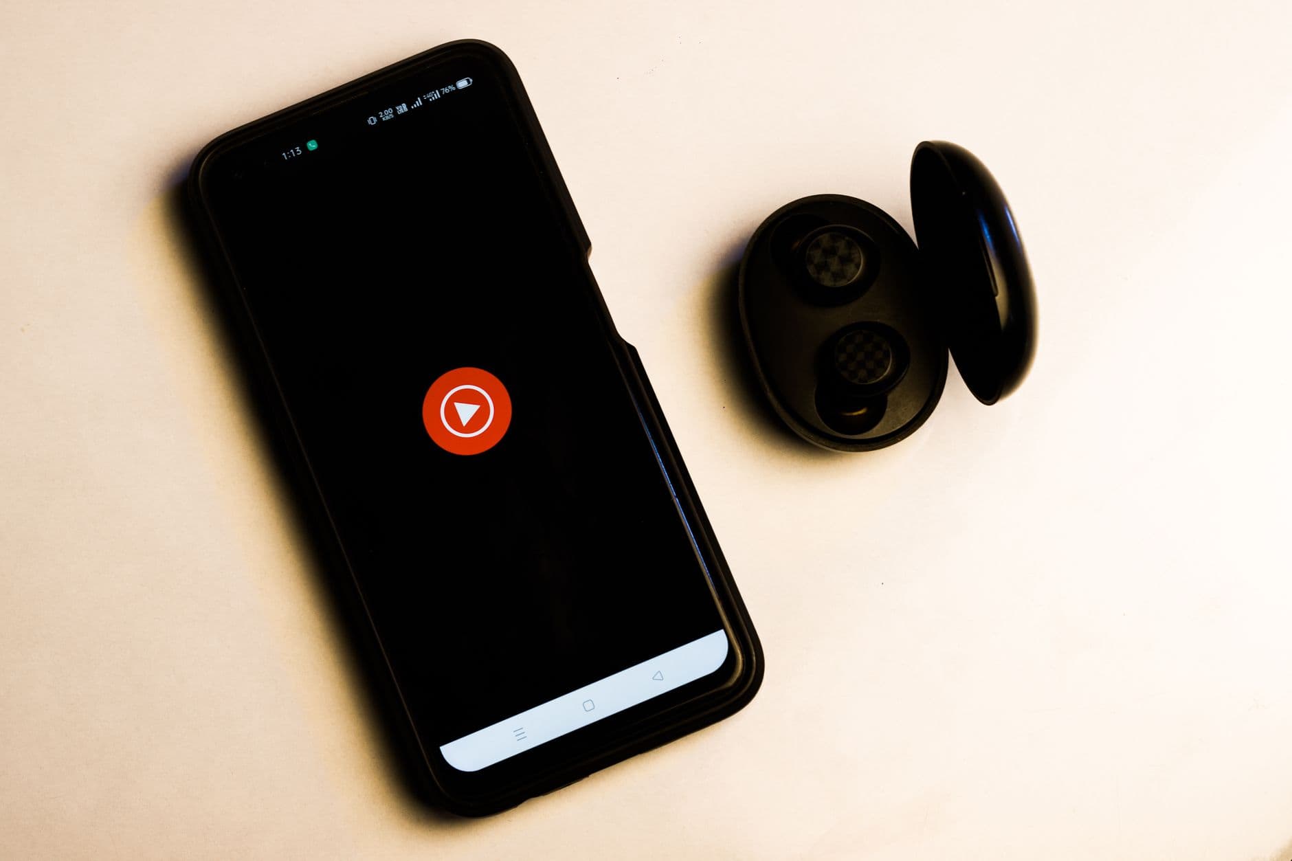 Ozlo updates sleep earbuds with longer battery life and new features