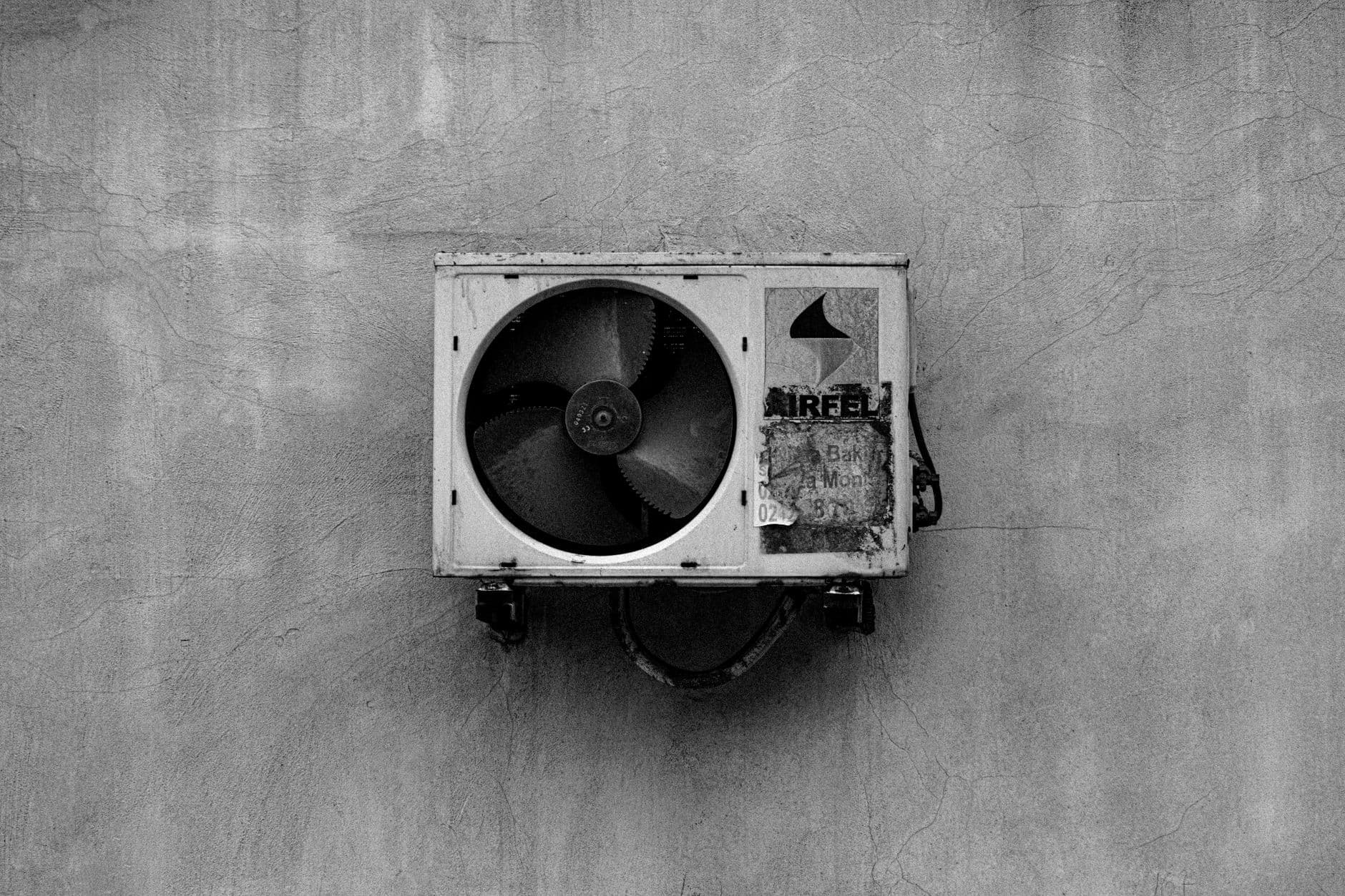 UK weighs air conditioning costs as hotter summers raise home overheating risks