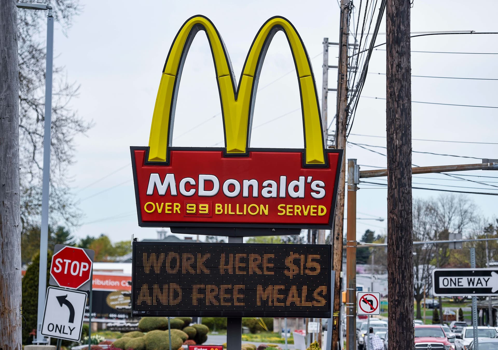 McDonald’s restaurants raise pay to attract workers in tight labor market