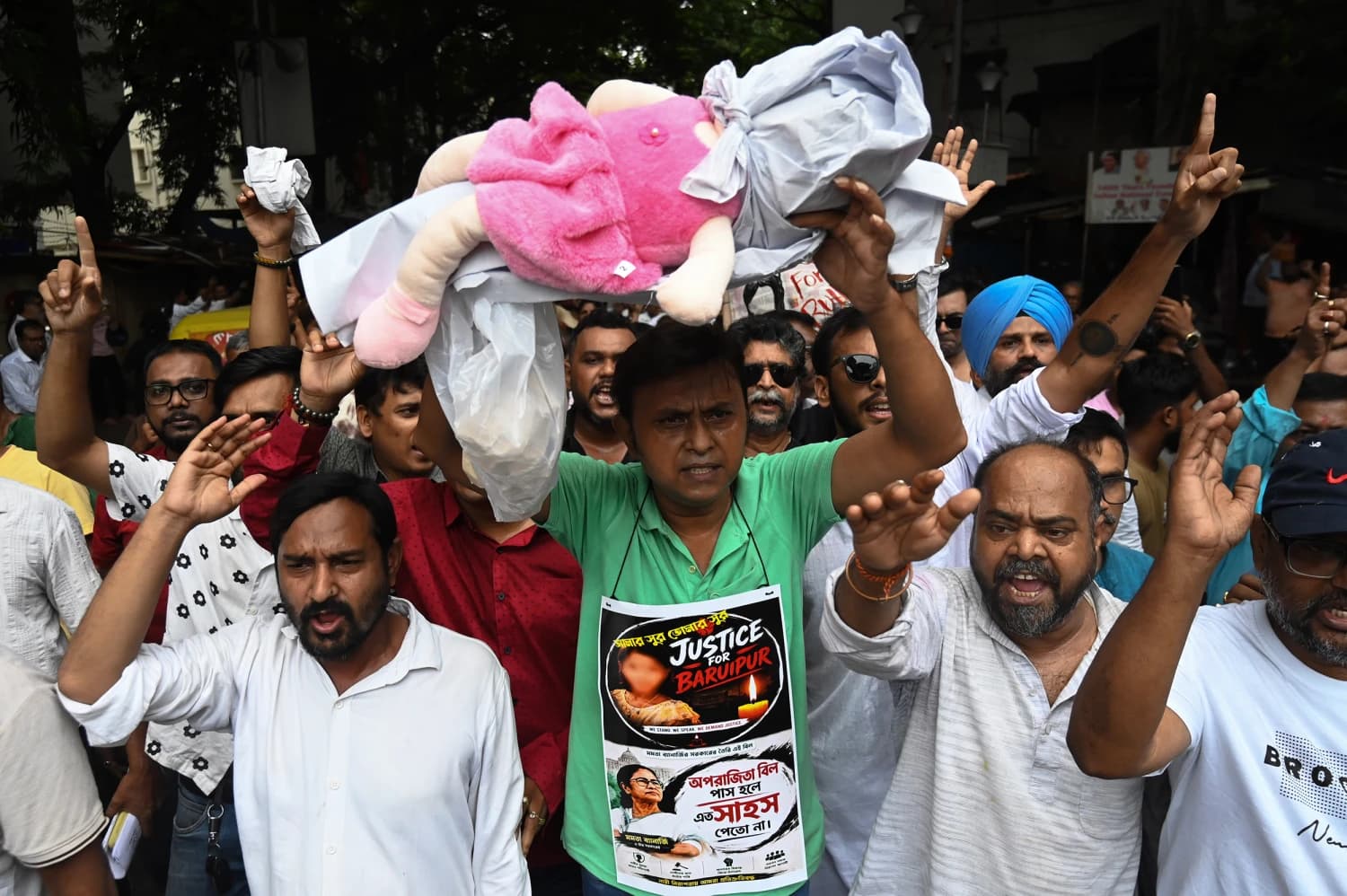 Violent protests erupt after rape and murder of girl in India