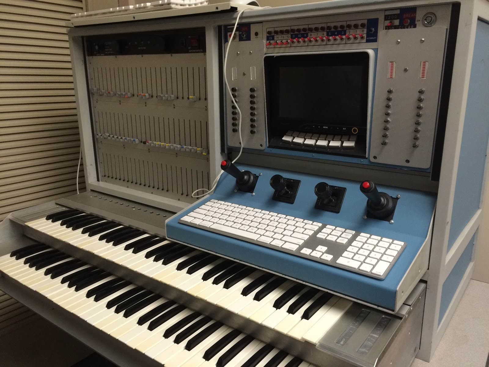 Bell Labs digital synth, the Alles Machine, reshaped early electronic sound