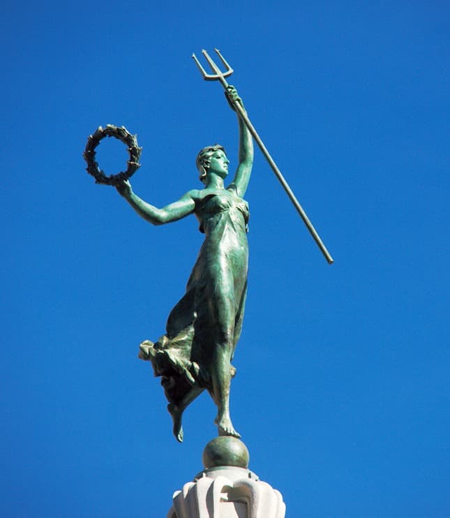 Dewey Monument emerges from restoration, resetting Union Square's look