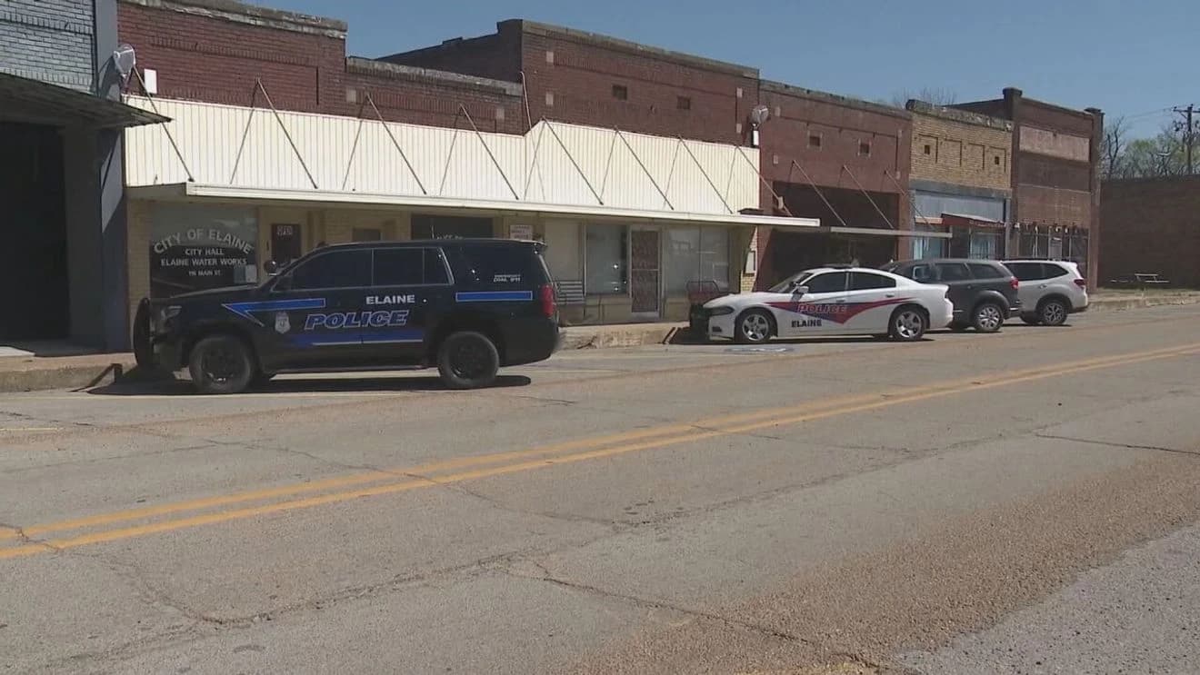 Elaine police dispatch dispute raises public safety concerns