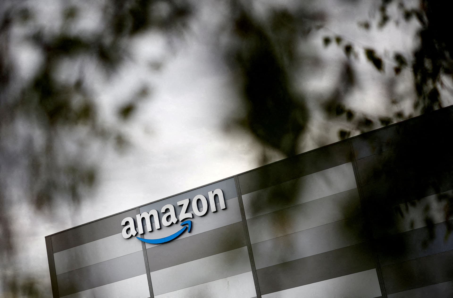 Amazon seeks to exit pay and promotion bias lawsuit, report says