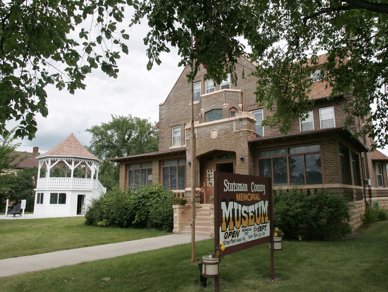 Stutsman County Memorial Museum lets visitors step into local history