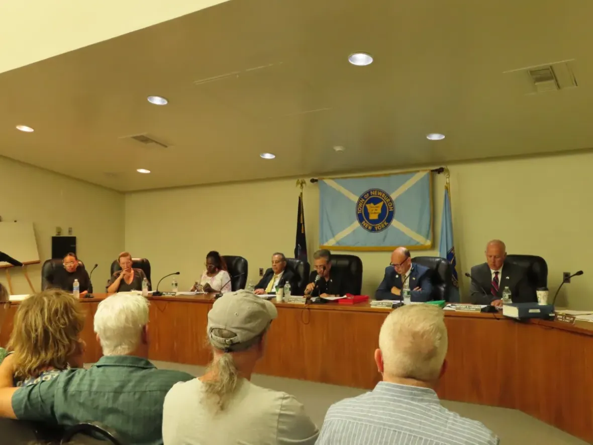 Newburgh Town Board unanimously opposes proposed ICE detention center