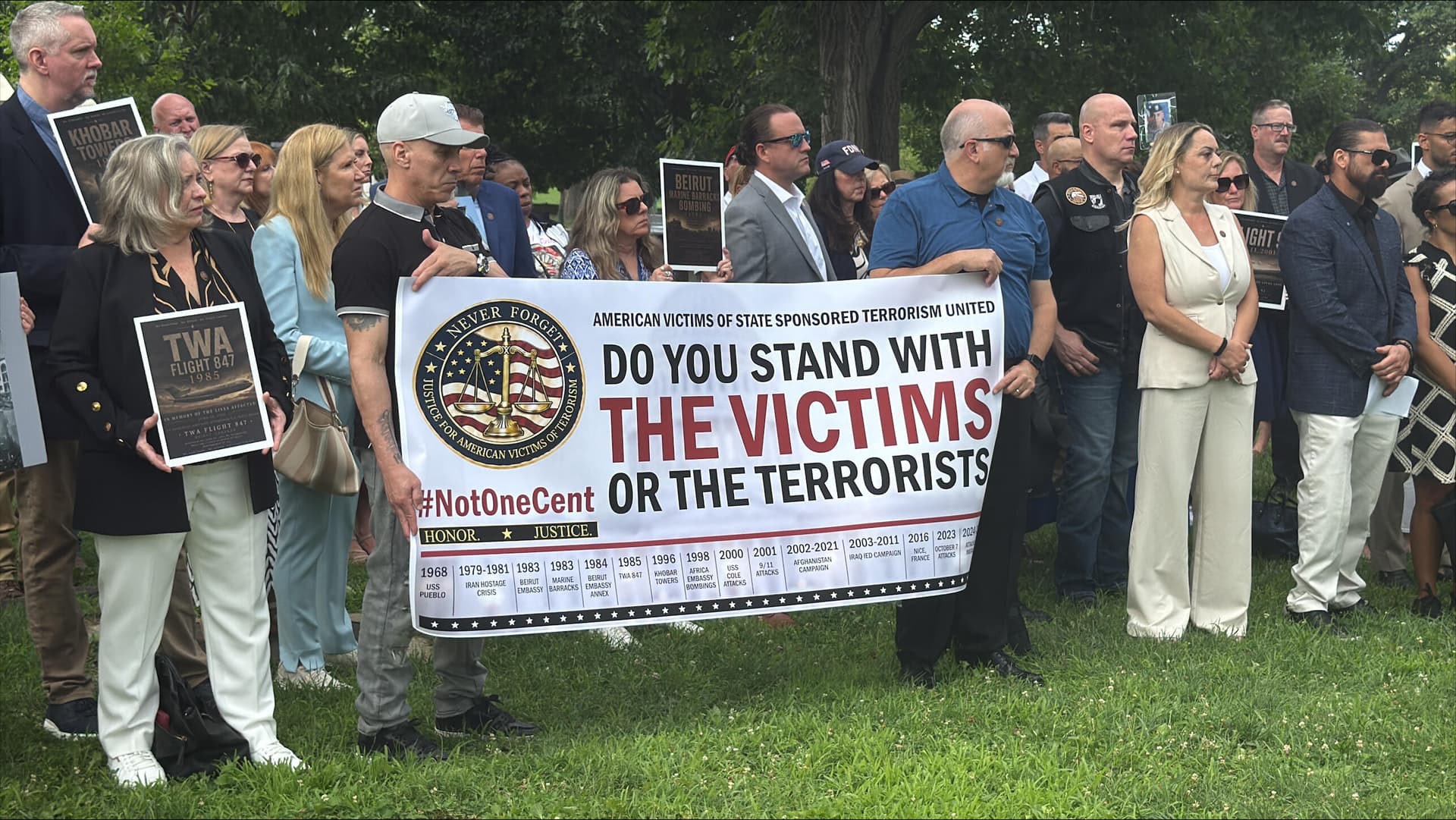 Victims urge Trump to demand Iran restitution in peace talks