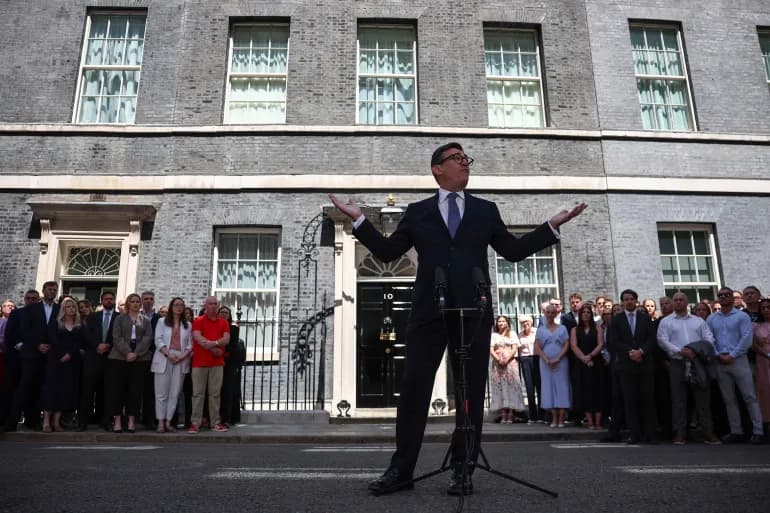 Burnham names Labour cabinet as Starmer loyalists are ousted