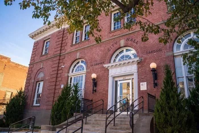 La Grande schedules hearing on residential land-use code changes