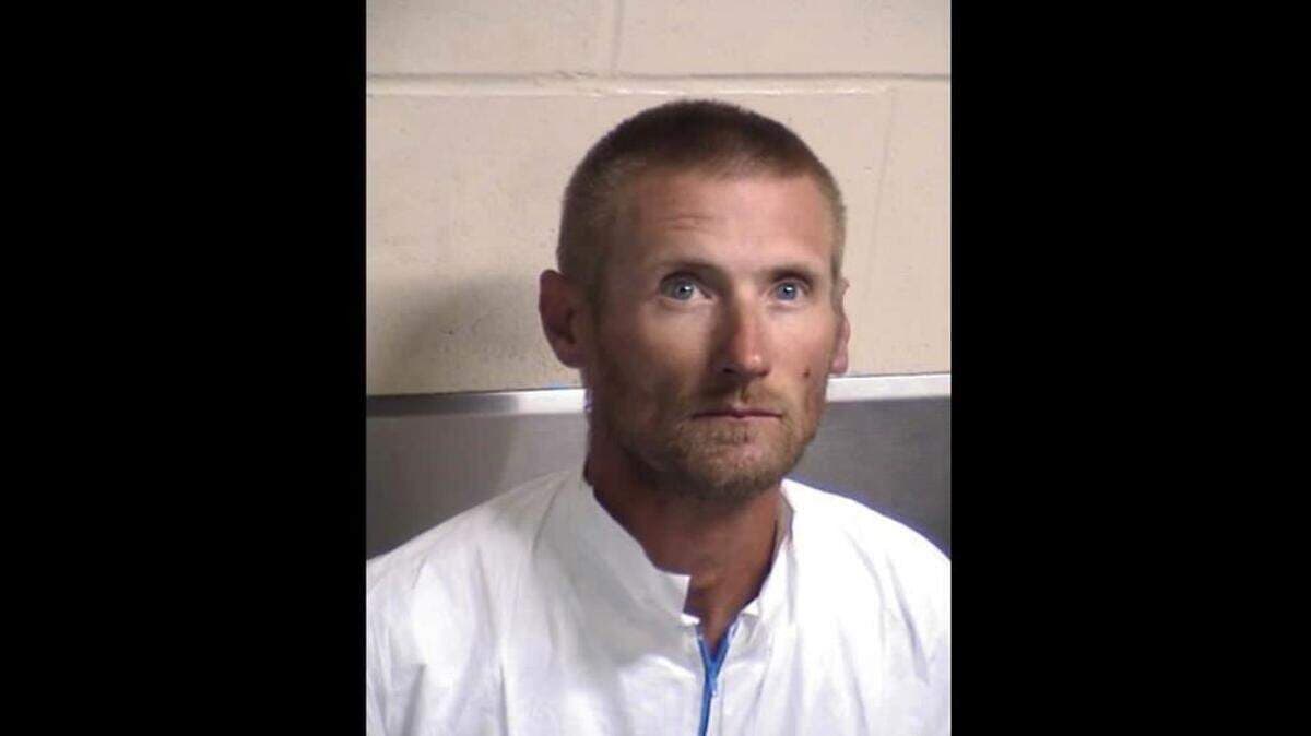 Fresno man arrested after neighbor dispute turns into stabbing