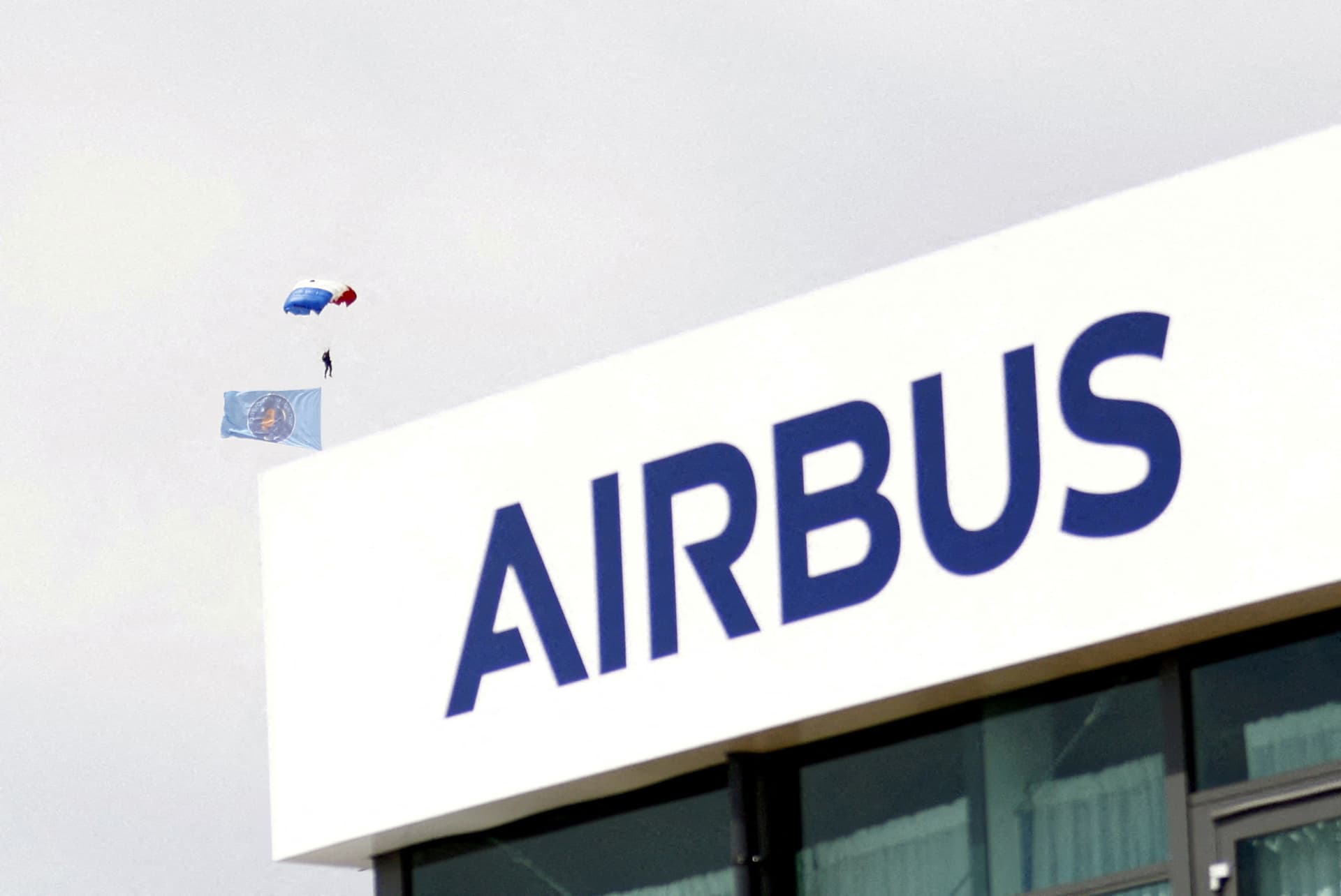 Airbus aims to nearly double earnings by 2029, unveils 5 billion euro buyback