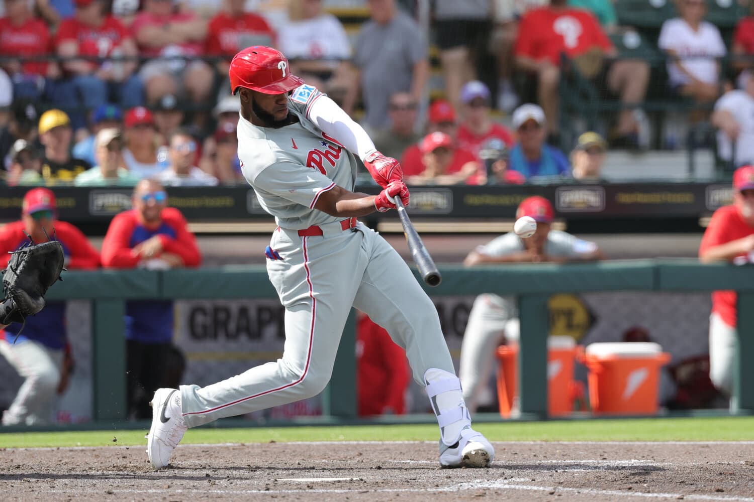 Phillies promote Bryan De La Cruz, place Garrett Stubbs on injured list