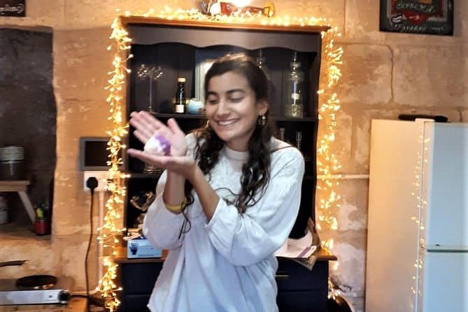 Gozo bath bomb workshop blends safety, crafting and relaxation