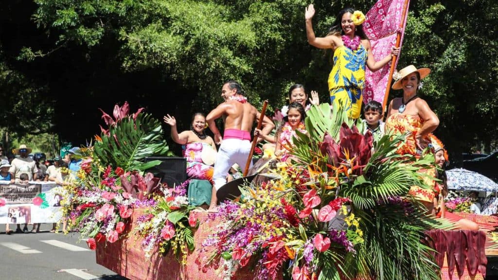 Kōloa parade triggers temporary road closures, police warn motorists