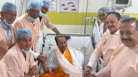 India meets Ladakh leaders after Wangchuk ends hunger strike
