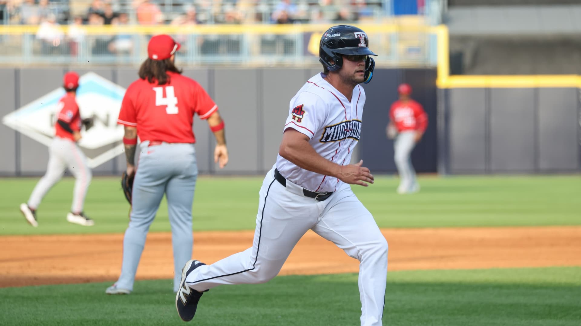 Mud Hens pull away late, rout Bats 13-3