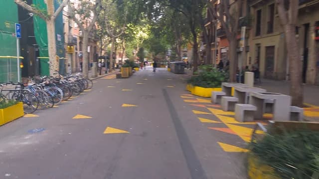 Barcelona walking trips rose 26.7%, cycling trips jumped 72.5%
