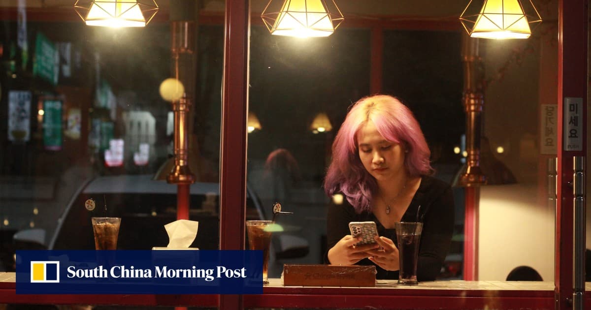 Hangzhou restaurant suspended after solo diner live-streams pressure to share table
