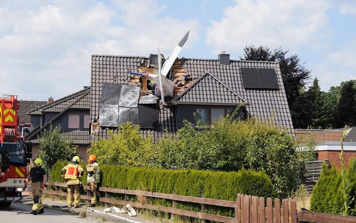 Small plane crashes into German home, killing one person