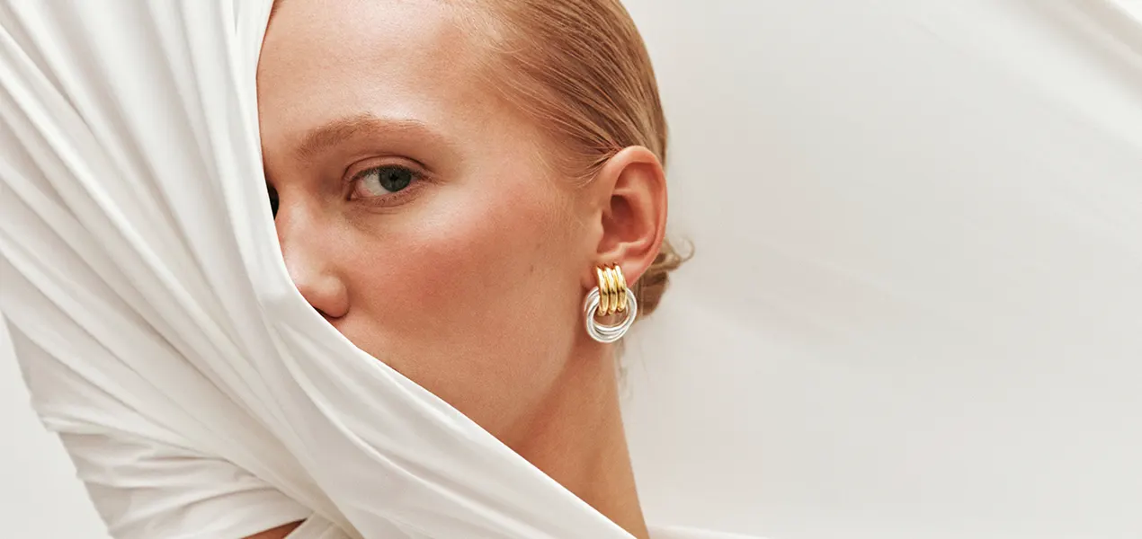Vintage-style jewelry makes an heirloom-worthy gift for her this summer