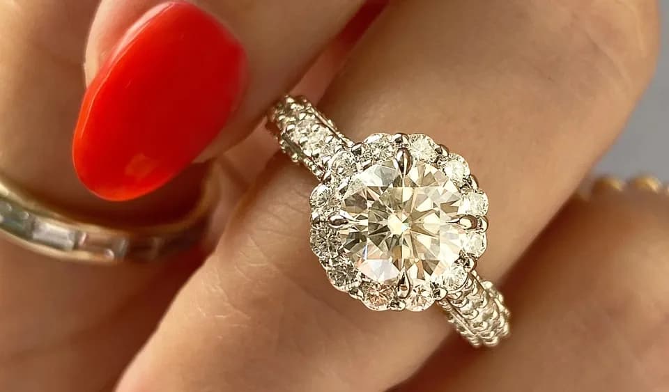 Cluster engagement rings gain traction as solitaire alternatives