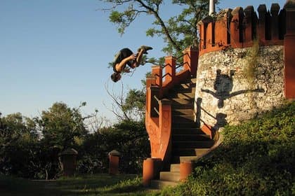 How parkour landing mechanics turn impact into control