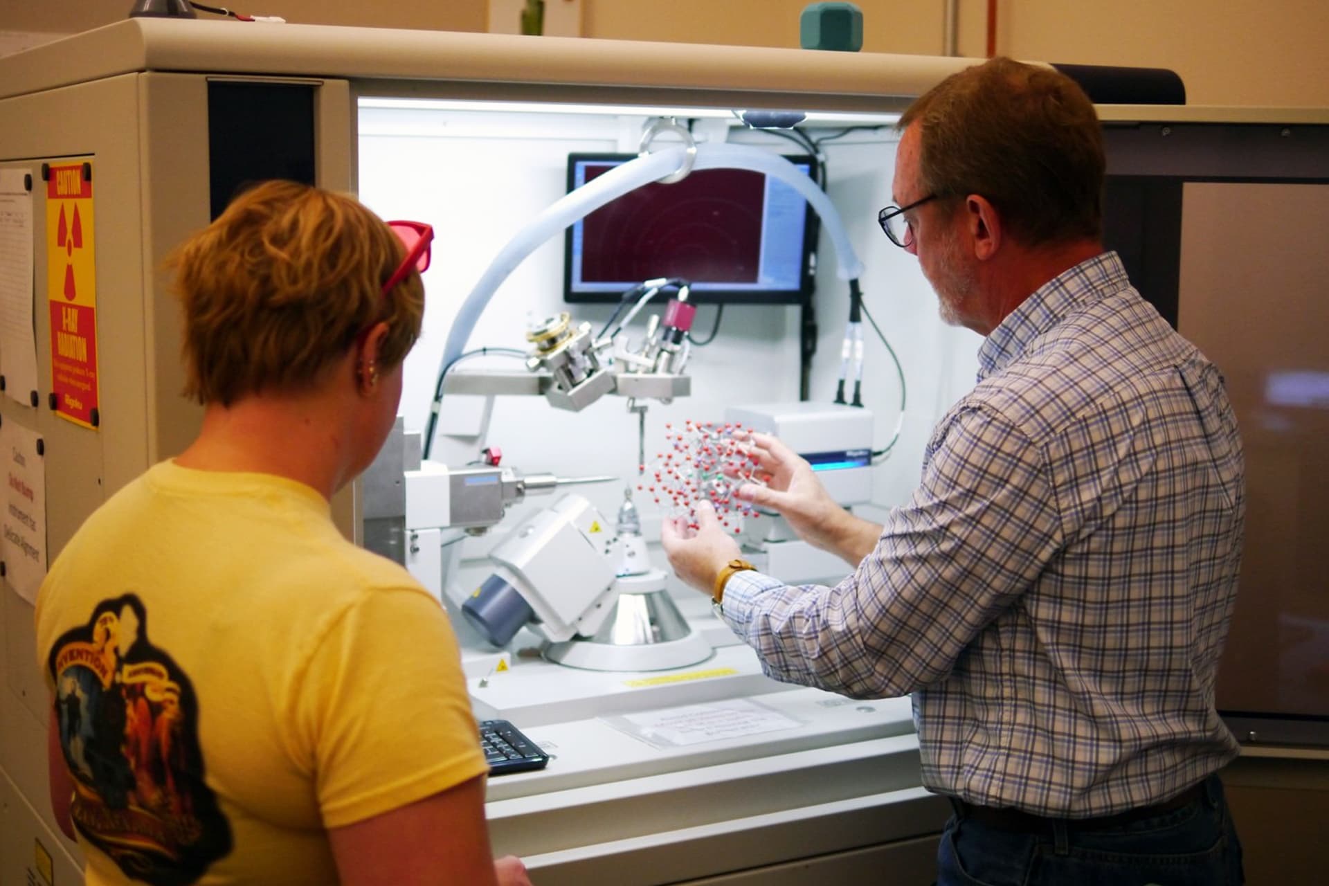 LANL funds paid internships for more than 30 New Mexico students