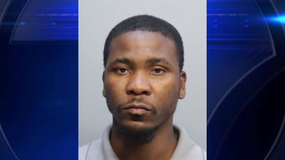 Miami-Dade man faces new voyeurism charges after restroom recordings