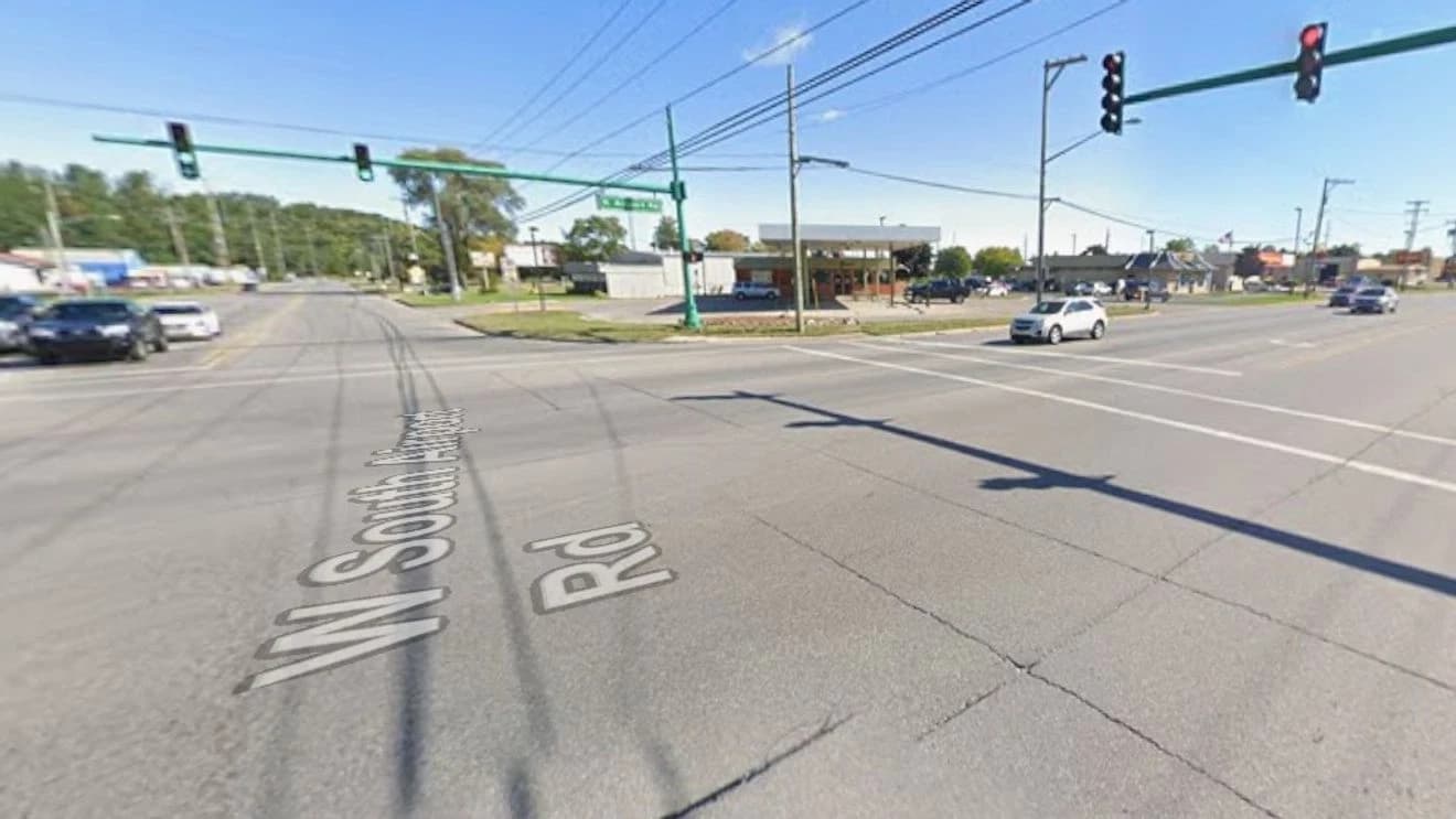 Emergency sewer repair closes lanes at South Airport and Cass roads