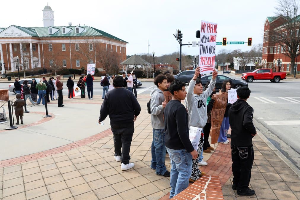 Forsyth County students protest ICE outside downtown Cumming courthouse