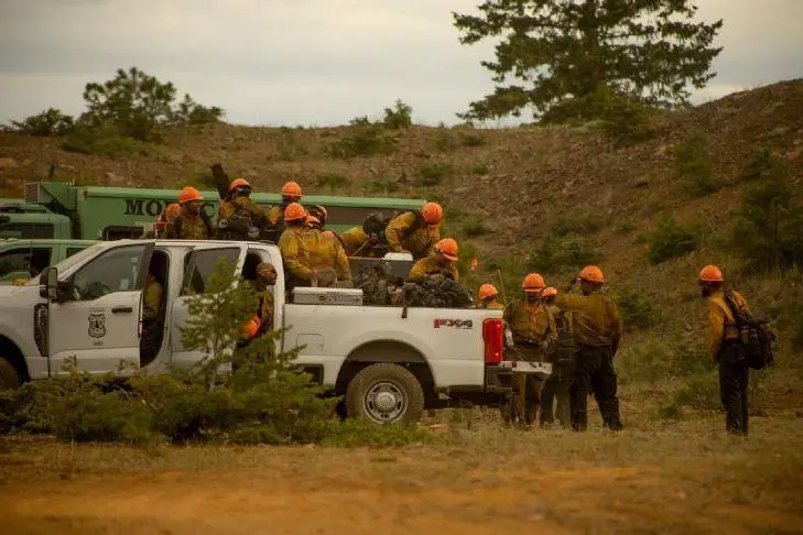 Fire crews report progress containing Baker County wildfires