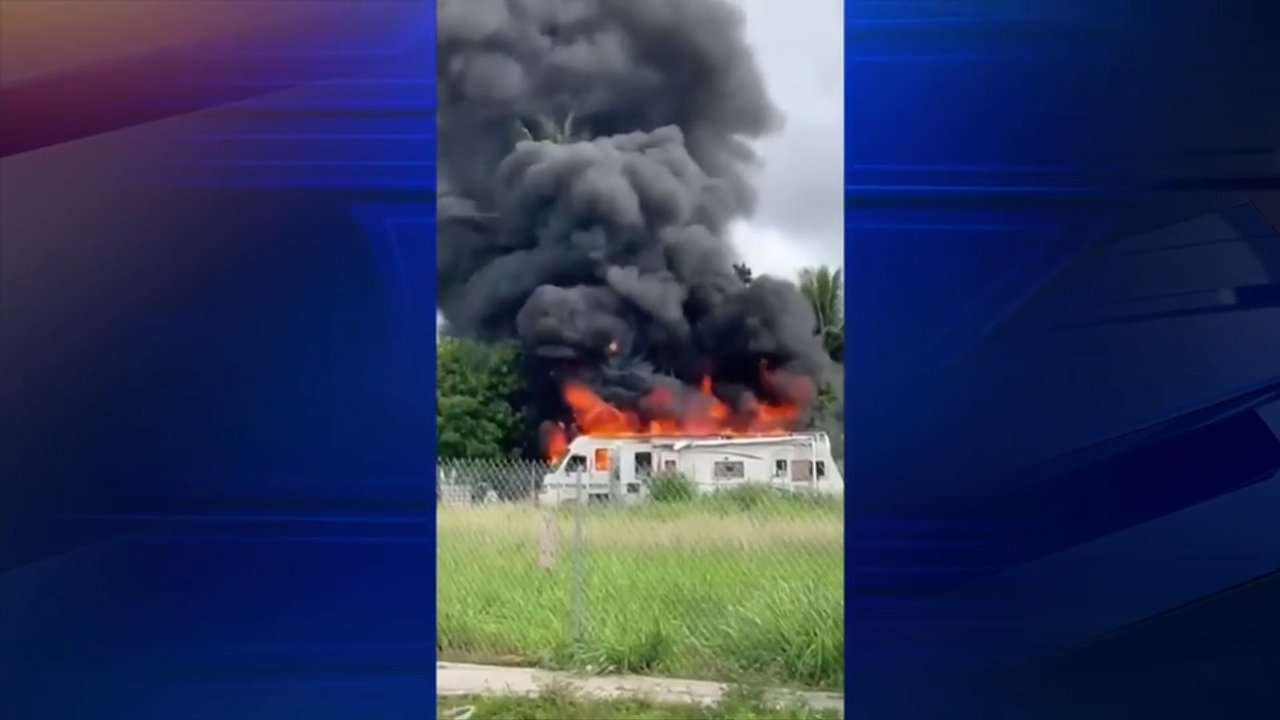 Mobile home destroyed after explosion in Southwest Miami-Dade trailer park