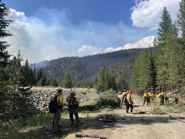 Granite evacuation level lowered as wildfire threat eases in Baker County