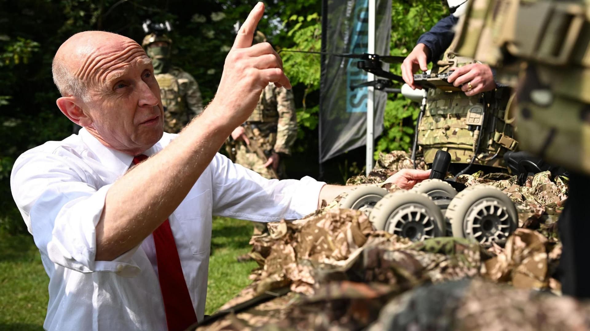 Healey resigns over UK defence spending row, major blow to government