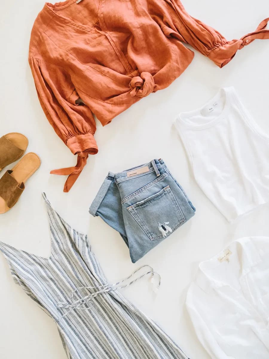 Why the 10x10 wardrobe challenge still inspires capsule closets