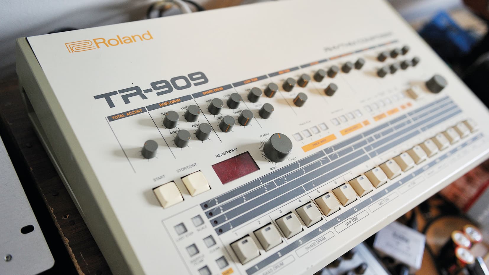9 minimal techno arrangement tips to make loops feel complete