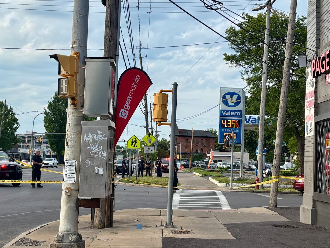 Motorcyclist seriously injured in Syracuse crash